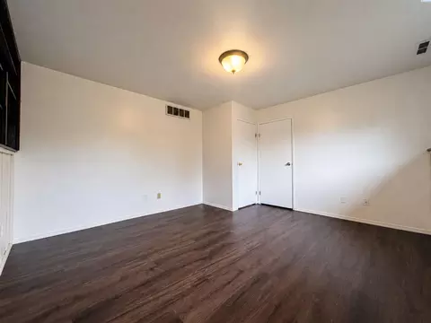 Living - 376 NW Dillon St, Pullman, WA 99163 photo 3 of 3