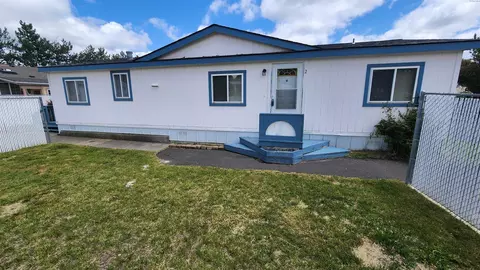 260 NW Golden Hills Dr #2, Pullman, WA 99163