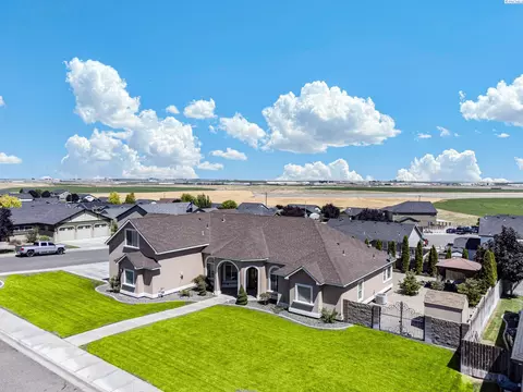 4807 Adobe Dr, Pasco, WA 99301