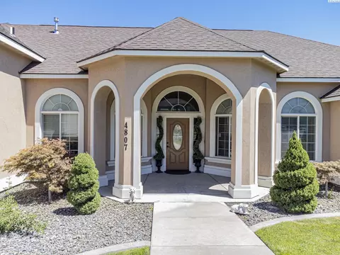 Exterior - 4807 Adobe Dr, Pasco, WA 99301 photo 3 of 8