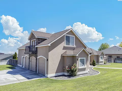 Exterior - 4807 Adobe Dr, Pasco, WA 99301 photo 4 of 8