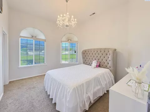 Bedroom - 4807 Adobe Dr, Pasco, WA 99301 photo 1 of 9