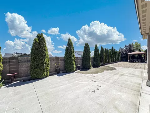 Exterior - 4807 Adobe Dr, Pasco, WA 99301 photo 5 of 8