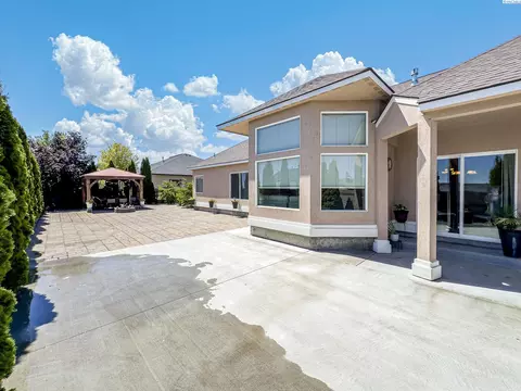 Exterior - 4807 Adobe Dr, Pasco, WA 99301 photo 6 of 8