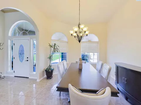 Entry Way - 4807 Adobe Dr, Pasco, WA 99301 photo 1 of 1
