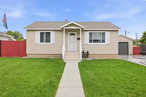1910 Everest Ave, Richland, WA 99354