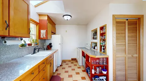 Kitchen - 515 SW Walnut St, Pullman, WA 99163 photo 3 of 3