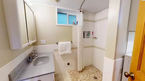 Bath - 515 SW Walnut St, Pullman, WA 99163 photo 2 of 3