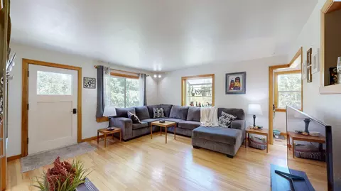 Living - 515 SW Walnut St, Pullman, WA 99163 photo 1 of 3