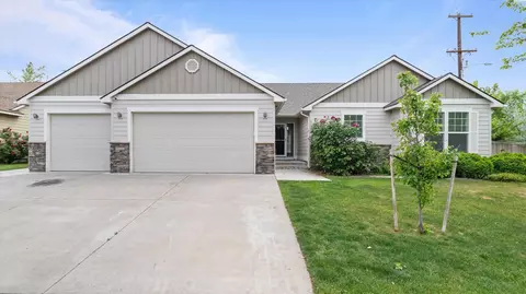 5907 W 14th Ave, Kennewick, WA 99338