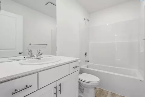 Bath - 6508 Polar Dr, Pasco, WA 99301 photo 1 of 3