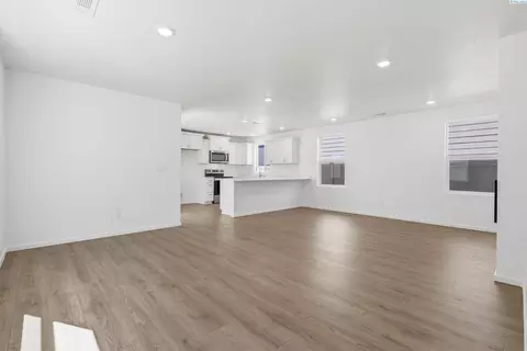 Living - 6508 Polar Dr, Pasco, WA 99301 photo 1 of 5