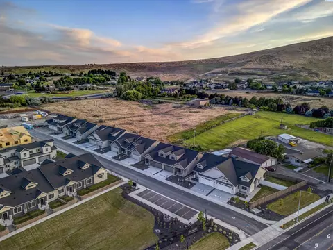 4545 Grove Ct, West Richland, WA 99353