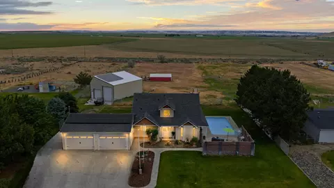27504 E Ruppert Rd, Benton City, WA 99320