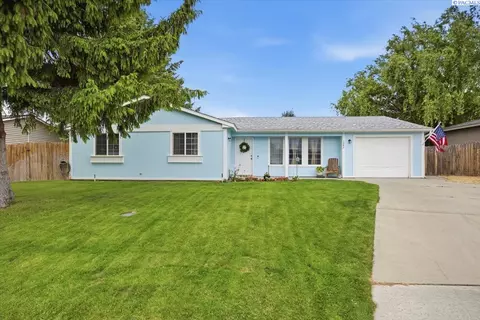 1547 13th St, Benton City, WA 99320