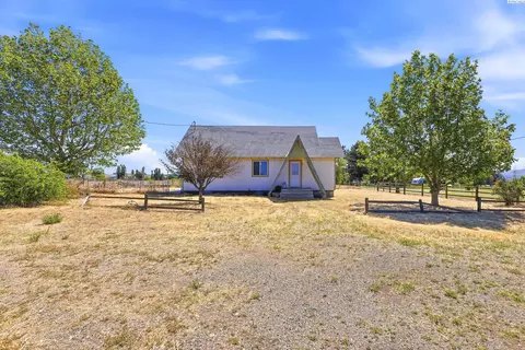 56005 N Thomas Rd, Benton City, WA 99320