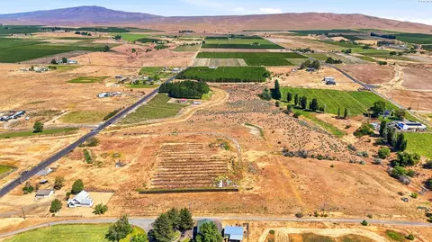 57231 N Thomas Rd, Benton City, WA 99320