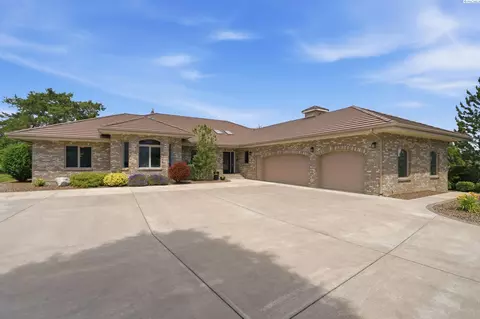 3521 W 36th Loop, Kennewick, WA 99337