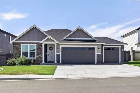 7963 Fortress St, West Richland, WA 99353