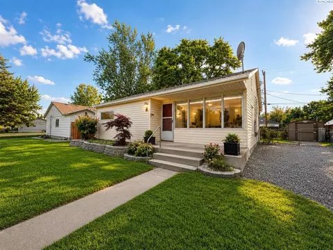 803 Smith Ave, Richland, WA 99352