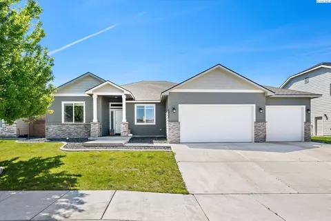 6923 W 33rd Pl, Kennewick, WA 99338