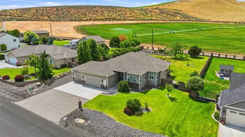 10308 S Grandview Ln, Kennewick, WA 99338