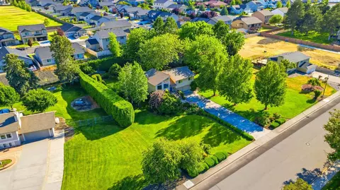 5217 W 26th Ave, Kennewick, WA 99338