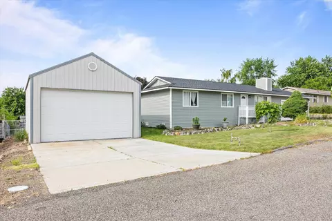 1103 Christopher Ln, Benton City, WA 99320