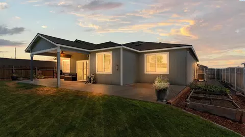 1469 13th St, Benton City, WA 99320