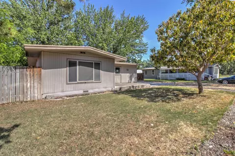 302 1st St, Benton City, WA 99320