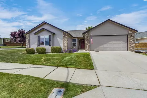 2101 S Arthur Loop, Kennewick, WA 99338