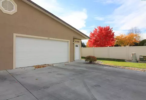 114 S Tweedt Pl, Kennewick, WA 99336