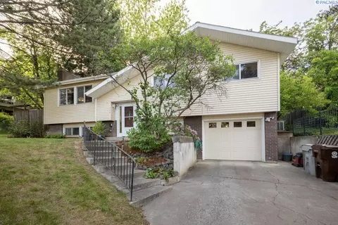 340 NW Larry St, Pullman, WA 99163