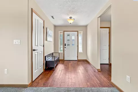 Entry Way - 6 Blue Star Ct, Pasco, WA 99301 photo 1 of 1