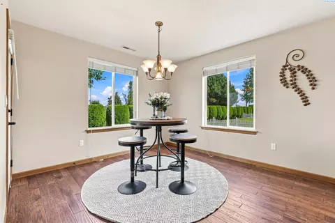 Dining - 6 Blue Star Ct, Pasco, WA 99301 photo 1 of 2