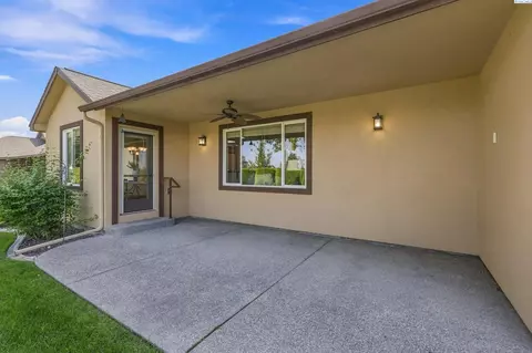 Exterior - 6 Blue Star Ct, Pasco, WA 99301 photo 6 of 10