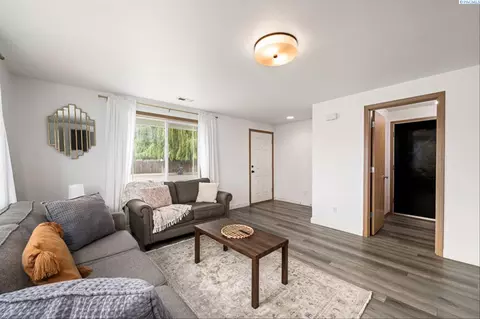 Entry Way - 4608 John Deere Dr, Pasco, WA 99301 photo 1 of 1