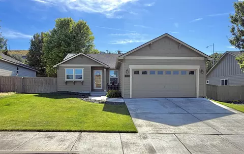 2104 S Kellogg Pl, Kennewick, WA 99338