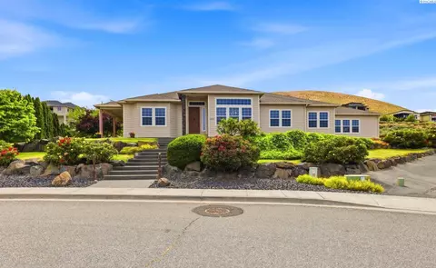 5121 Milky Way, West Richland, WA 99353