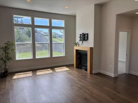 Living - 845 SW Marcia, Pullman, WA 99163 photo 5 of 6