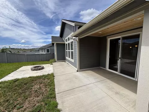 Exterior - 845 SW Marcia, Pullman, WA 99163 photo 4 of 7