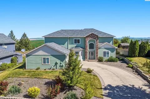 Exterior - 1610 NW Nicole Ct, Pullman, WA 99163 photo 5 of 8