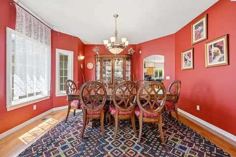 Dining - 1610 NW Nicole Ct, Pullman, WA 99163 photo 1 of 3