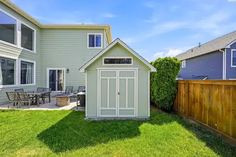 Exterior - 1610 NW Nicole Ct, Pullman, WA 99163 photo 7 of 8