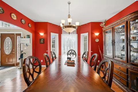Dining - 1610 NW Nicole Ct, Pullman, WA 99163 photo 3 of 3