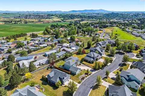 View/Area - 1610 NW Nicole Ct, Pullman, WA 99163 photo 2 of 5