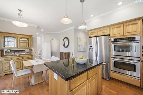 Kitchen - 1610 NW Nicole Ct, Pullman, WA 99163 photo 2 of 5