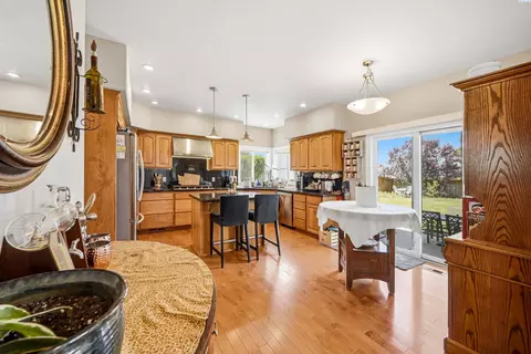 Kitchen - 1610 NW Nicole Ct, Pullman, WA 99163 photo 3 of 5