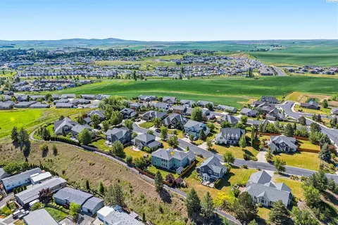 View/Area - 1610 NW Nicole Ct, Pullman, WA 99163 photo 3 of 5