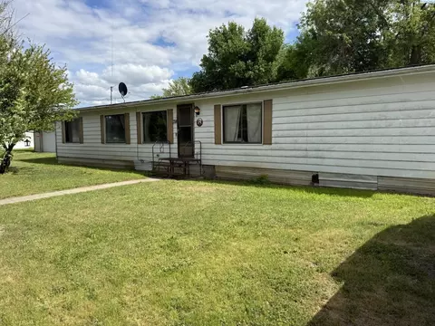 204 E Oak St, Saint John, WA 99171